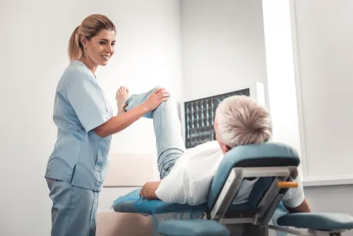 Quiropráctica después de un accidente automovilístico para el dolor articular en Inspine Chiropractic and Wellness.