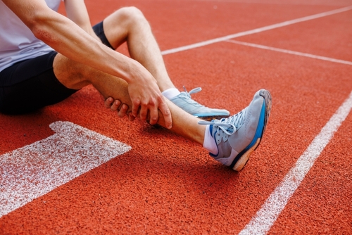 sports related injuries, sports injuries affecting spinal pain.