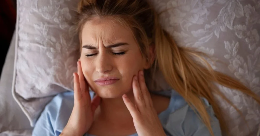 girl-is-having-tmj-pain-need-chiropractic-care